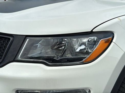 Used 2019 Jeep Compass Trailhawk w/ Leather Interior Group AWD/4WD image 6
