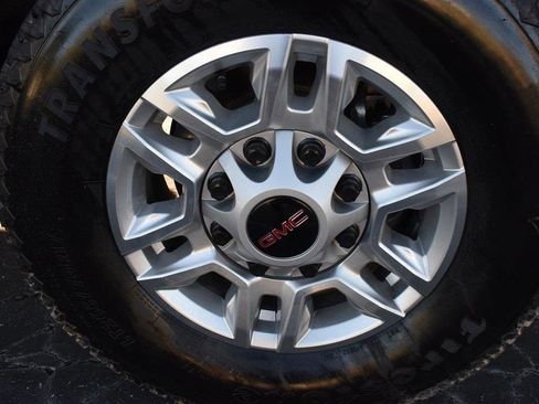 Used 2023 GMC Sierra 2500 SLT w/ SLT Convenience Package image 40