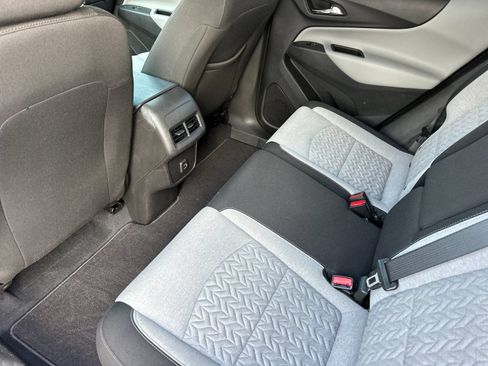 Used 2022 Chevrolet Equinox LT FWD image 12