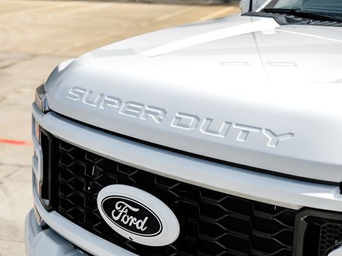 Used 2026 Ford F450 Lariat w/ FX4 Off-Road Package image 32