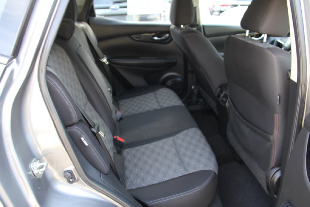 Used 2020 Nissan Rogue Sport SV AWD/4WD image 33