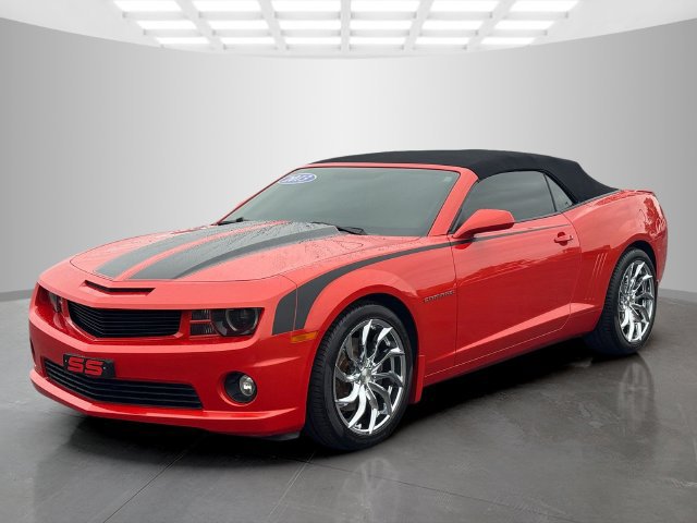Used 2013 Chevrolet Camaro SS w/ RS Package RWD image 3