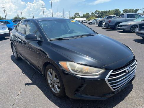 Used 2017 Hyundai Elantra SE FWD image 1