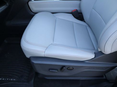 New 2025 Ford Expedition Max Active AWD/4WD image 13