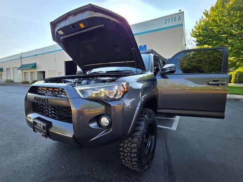 Used 2015 Toyota 4Runner SR5 AWD/4WD image 26