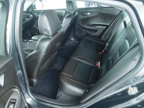 Used 2018 Chevrolet Malibu LT w/ Leather Package image 13