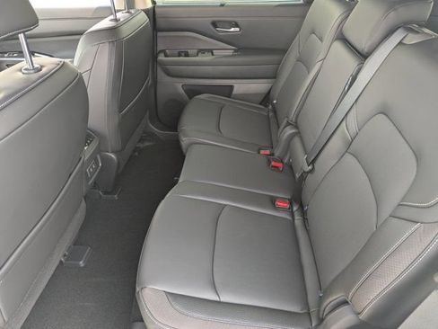 New 2026 Nissan Pathfinder SL w/ SL Premium Package (P04) FWD image 22