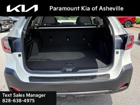 Used 2024 Subaru Outback Premium AWD/4WD image 29