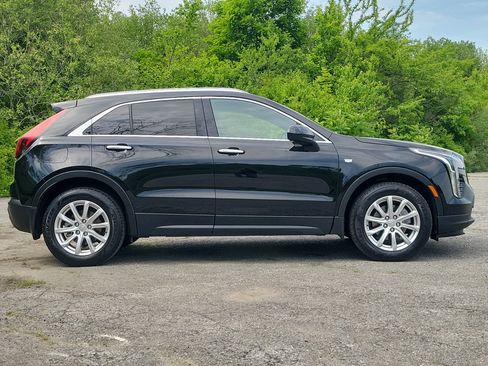 Used 2022 Cadillac XT4 Luxury w/ Cold Weather Package AWD/4WD image 4