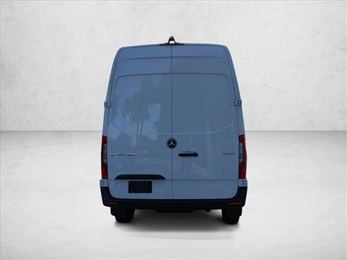Used 2024 Mercedes-Benz Sprinter 2500 image 7
