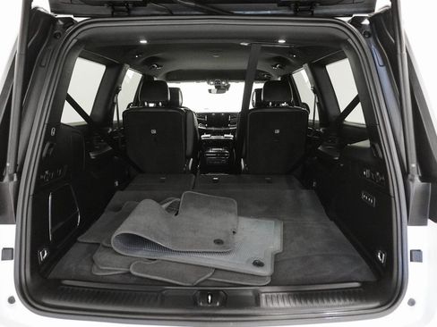 Used 2024 Jeep Wagoneer Series III w/ Flexible Seating Group image 9