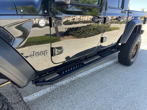 Used 2020 Jeep Gladiator Sport w/ Quick Order Package 24S image 15