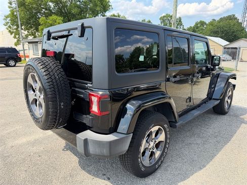 Used 2016 Jeep Wrangler Unlimited Sahara w/ Connectivity Group AWD/4WD image 5