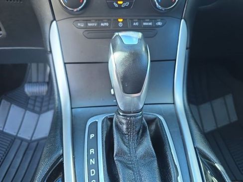 Used 2017 Ford Edge SEL image 15