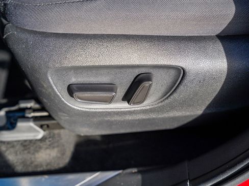 Certified 2023 Toyota Highlander LE image 19