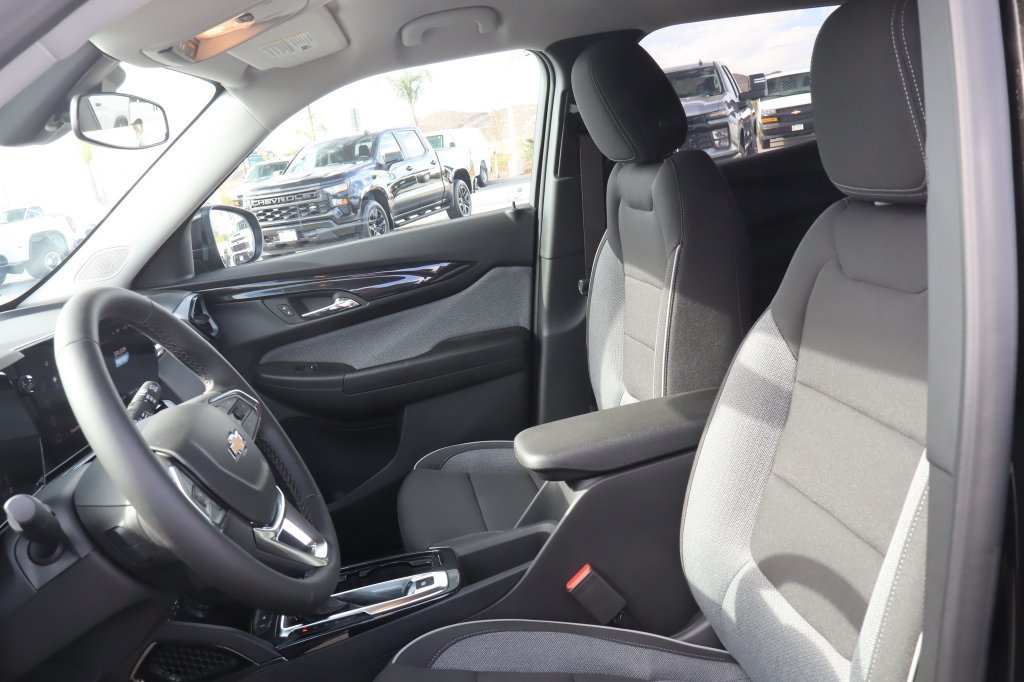 New 2026 Chevrolet TrailBlazer LT w/ LT Cold Weather Package FWD image 18
