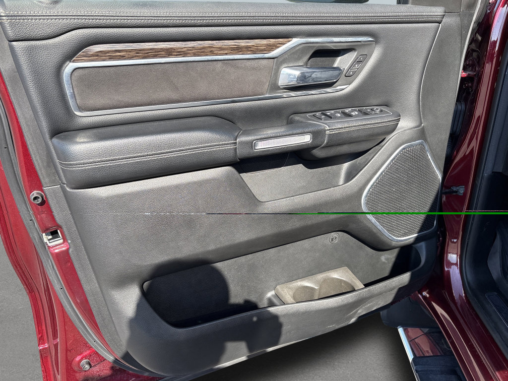 Used 2019 RAM 1500 Laramie AWD/4WD image 17