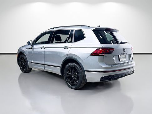 Used 2022 Volkswagen Tiguan SE R-Line image 5