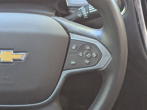 Used 2023 Chevrolet Traverse LT image 18