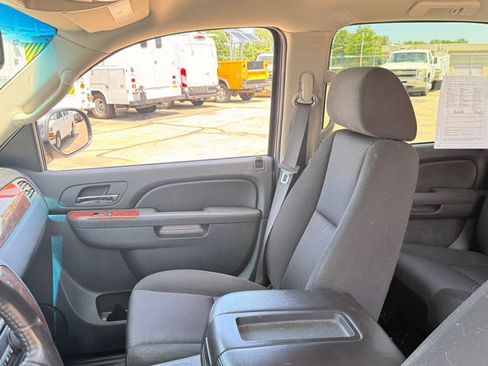 Used 2011 Chevrolet Avalanche LS w/ Regional Value Package RWD image 14