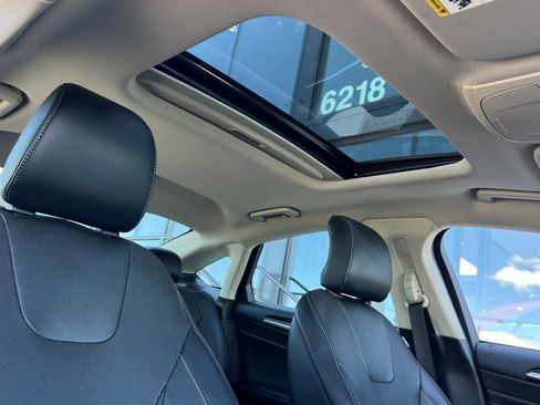 Used 2019 Ford Fusion Titanium AWD/4WD image 14