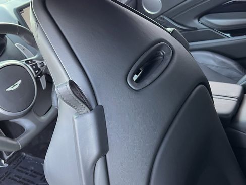 Used 2020 Aston Martin V8 Vantage Coupe image 33