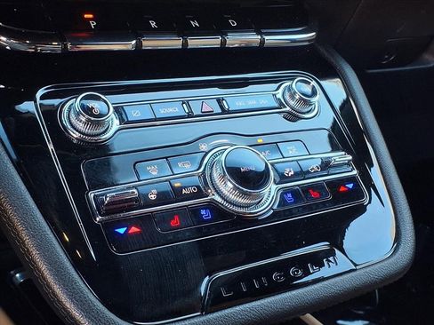 Used 2022 Lincoln Corsair Reserve w/ Equipment Group 201A image 16