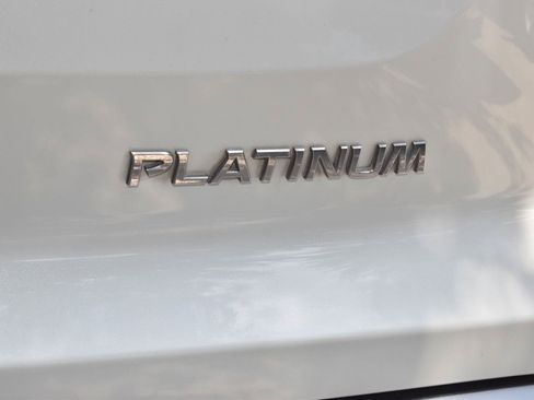 Used 2024 Nissan Pathfinder Platinum FWD image 44