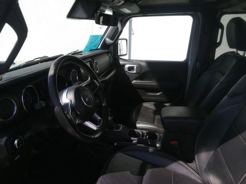 Used 2020 Jeep Gladiator Overland image 13
