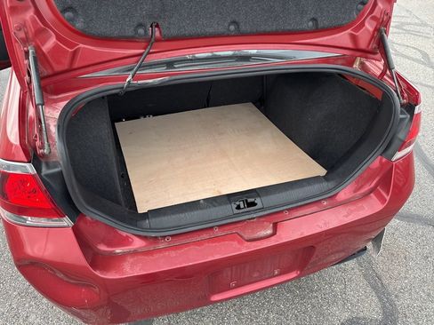 Used 2011 Ford Focus SES w/ 401A Rapid Spec Order Code image 9