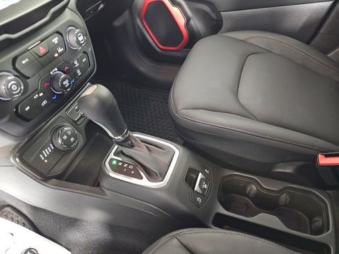 Certified 2023 Jeep Renegade Trailhawk w/ Trailhawk Elite Group image 23