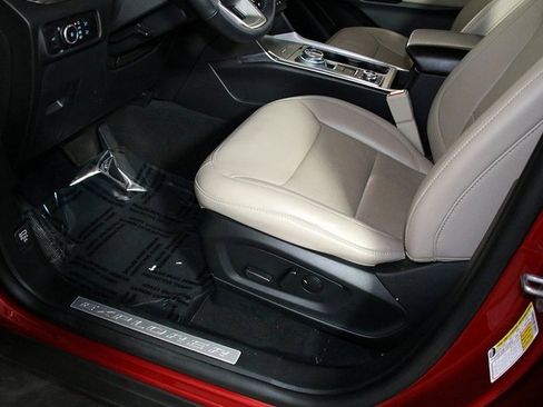 Used 2023 Ford Explorer Limited image 28