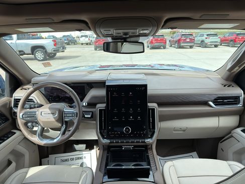 Used 2025 GMC Yukon XL Denali w/ Sun & Power Step Package AWD/4WD image 17