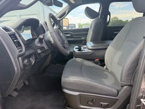 Certified 2025 RAM 2500 Big Horn AWD/4WD image 6