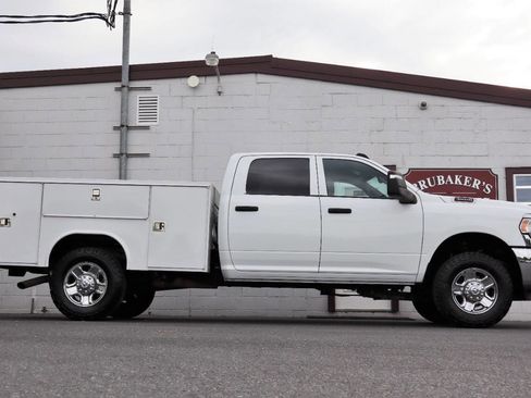 Used 2023 RAM 3500 Tradesman w/ Chrome Appearance Group AWD/4WD image 9