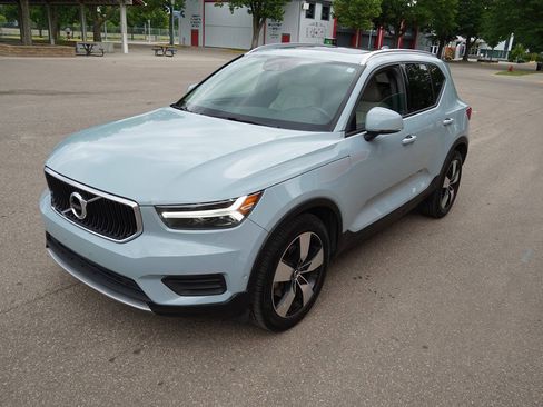 Used 2019 Volvo XC40 T5 Momentum AWD/4WD image 9