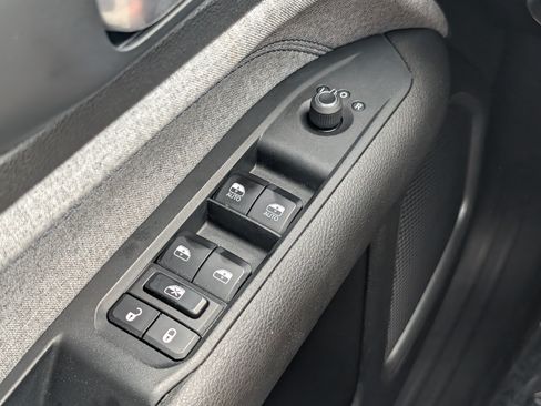 Used 2024 Jeep Compass Latitude w/ Altitude Special Edition AWD/4WD image 13