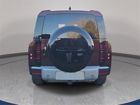 Used 2024 Land Rover Defender 130 S image 6