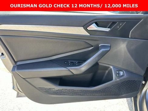 Used 2024 Volkswagen Jetta SE w/ Panoramic Sunroof Package FWD image 16
