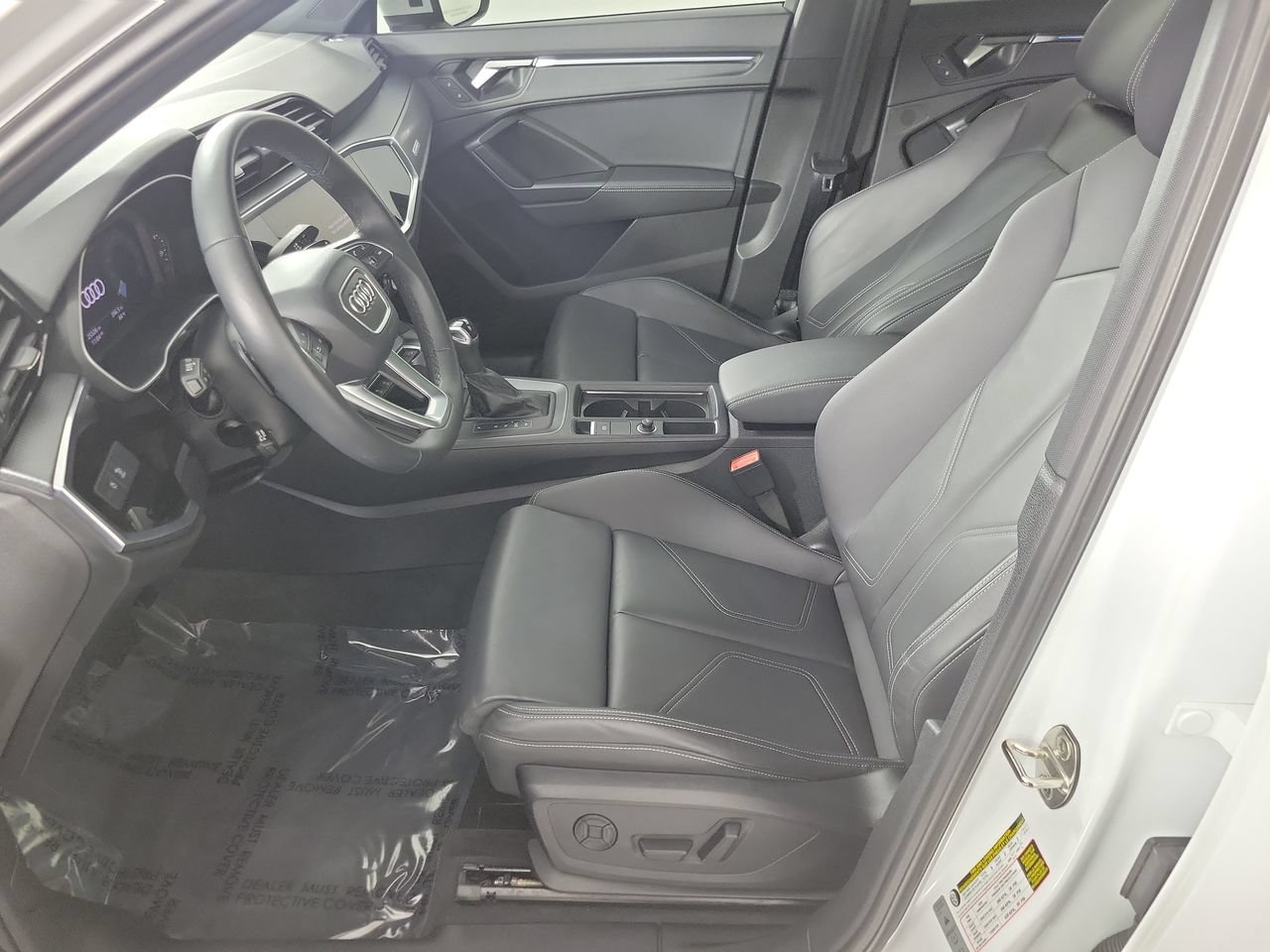 Used 2024 Audi Q3 2.0T Premium Plus w/ Premium Plus Package AWD/4WD image 2