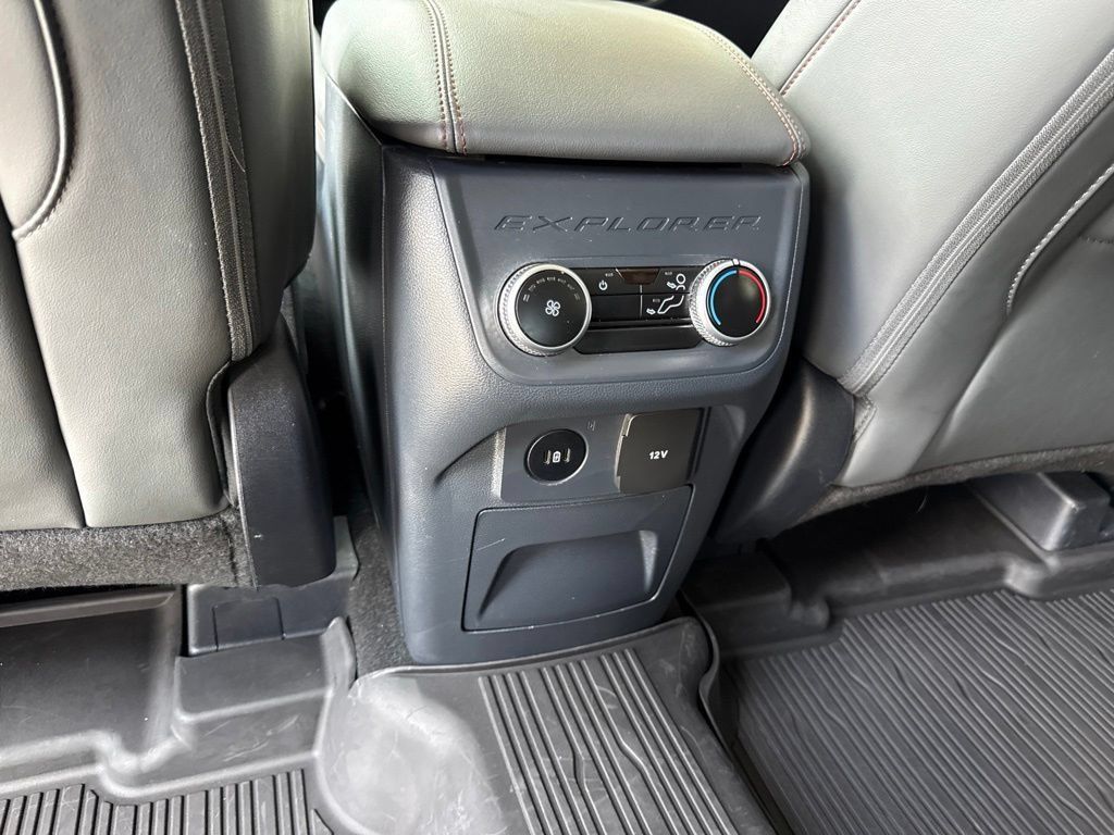 Used 2025 Ford Explorer Active w/ Active Comfort Package AWD/4WD image 25