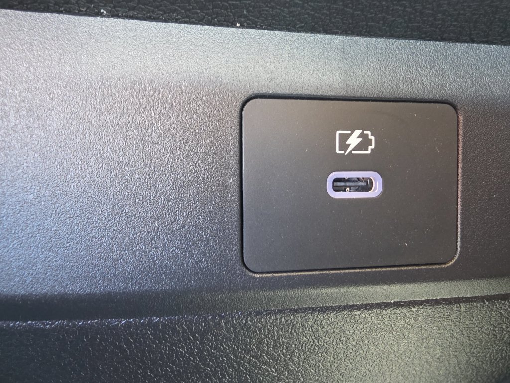 New 2027 Nissan Sentra SR w/ Floor Mat Package FWD image 39