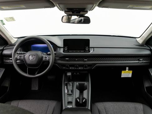 Used 2025 Honda Accord SE image 9