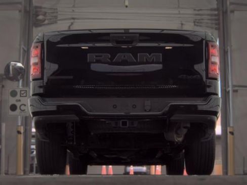 Used 2025 RAM 1500 Big Horn AWD/4WD image 7