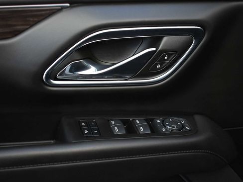 Used 2024 Chevrolet Tahoe Z71 w/ Luxury Package image 27