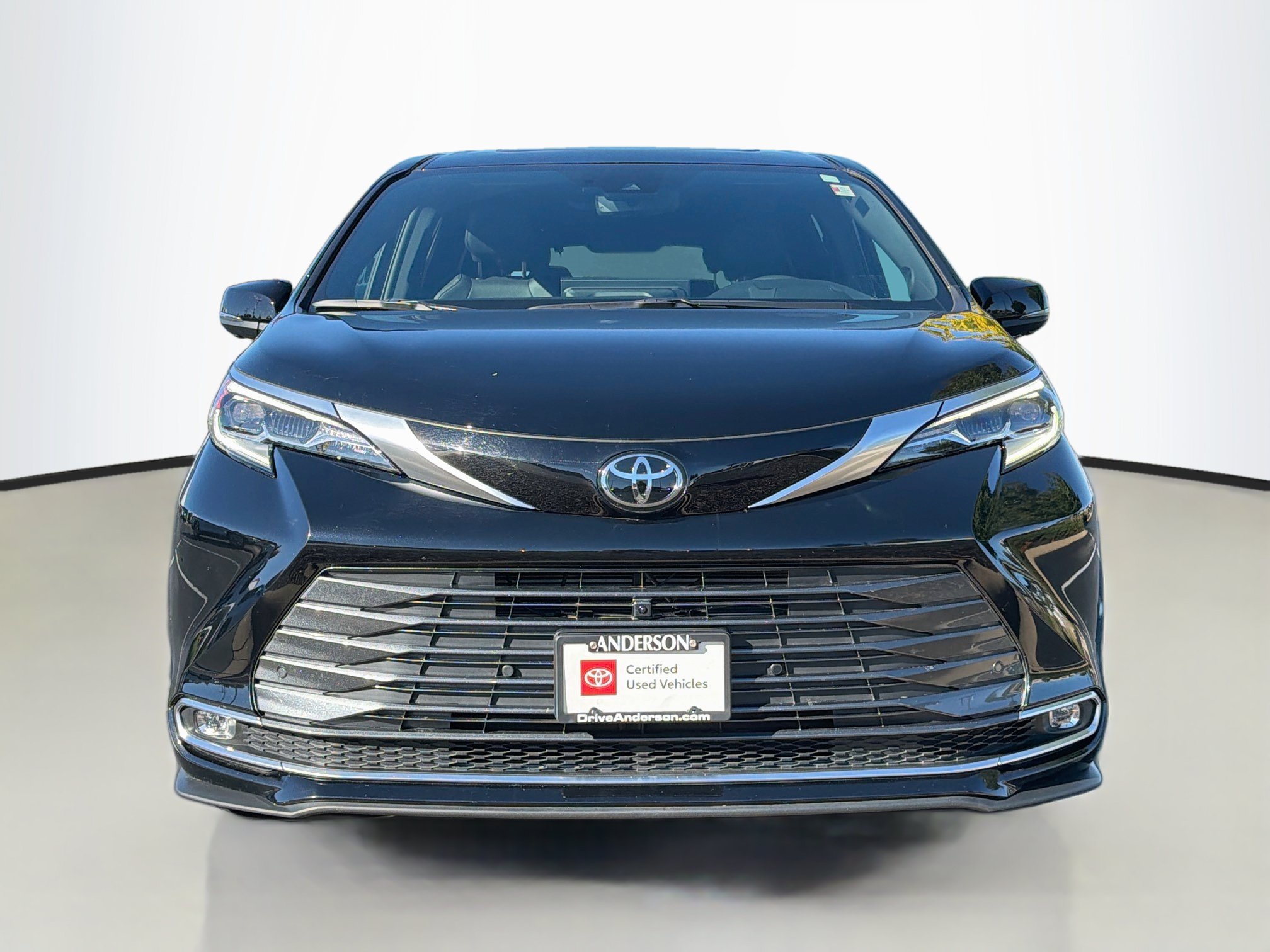 Certified 2026 Toyota Sienna Platinum AWD/4WD image 5