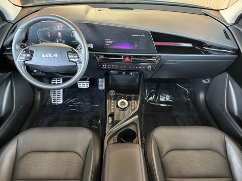 Certified 2024 Kia Niro SX Touring FWD image 18