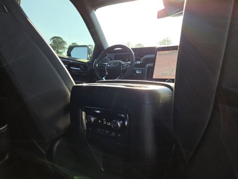 New 2026 GMC Yukon Elevation image 29