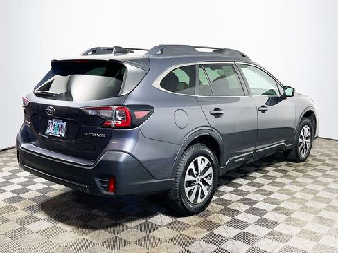 Used 2022 Subaru Outback Premium image 8