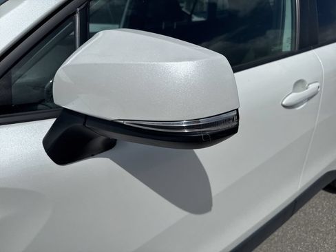 Used 2024 Toyota Corolla Cross LE FWD image 7